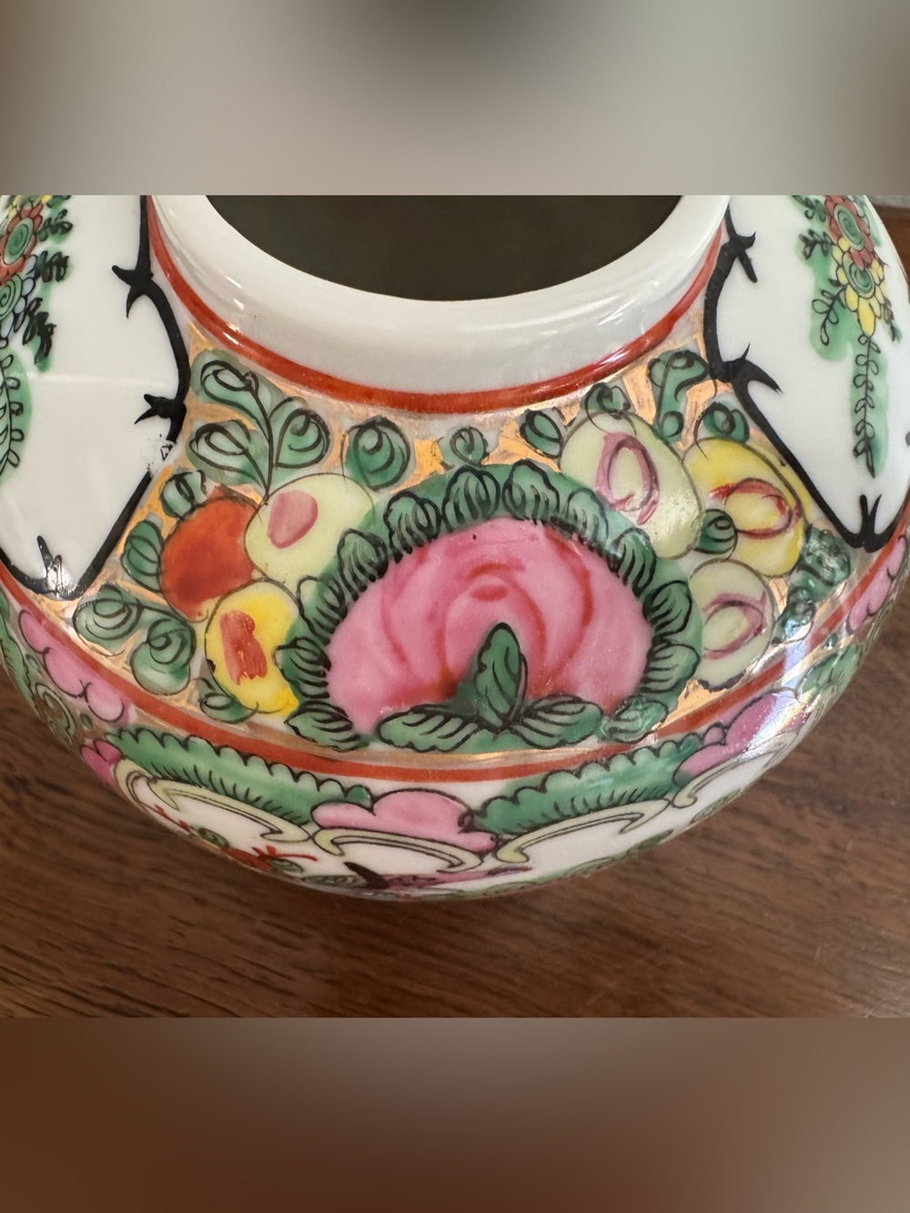 Vintage Chinese Famille Rose Medallion Ginger Jar (without Lid) - Picture 9 of 16